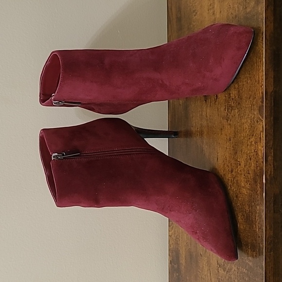 NWOT Shu Shop women's burgandy suede boots with snakeskin heels size 9 - Picture 1 of 10